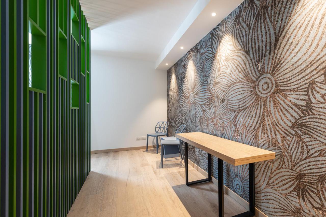 Lillil - Popping Apartment Riva del Garda